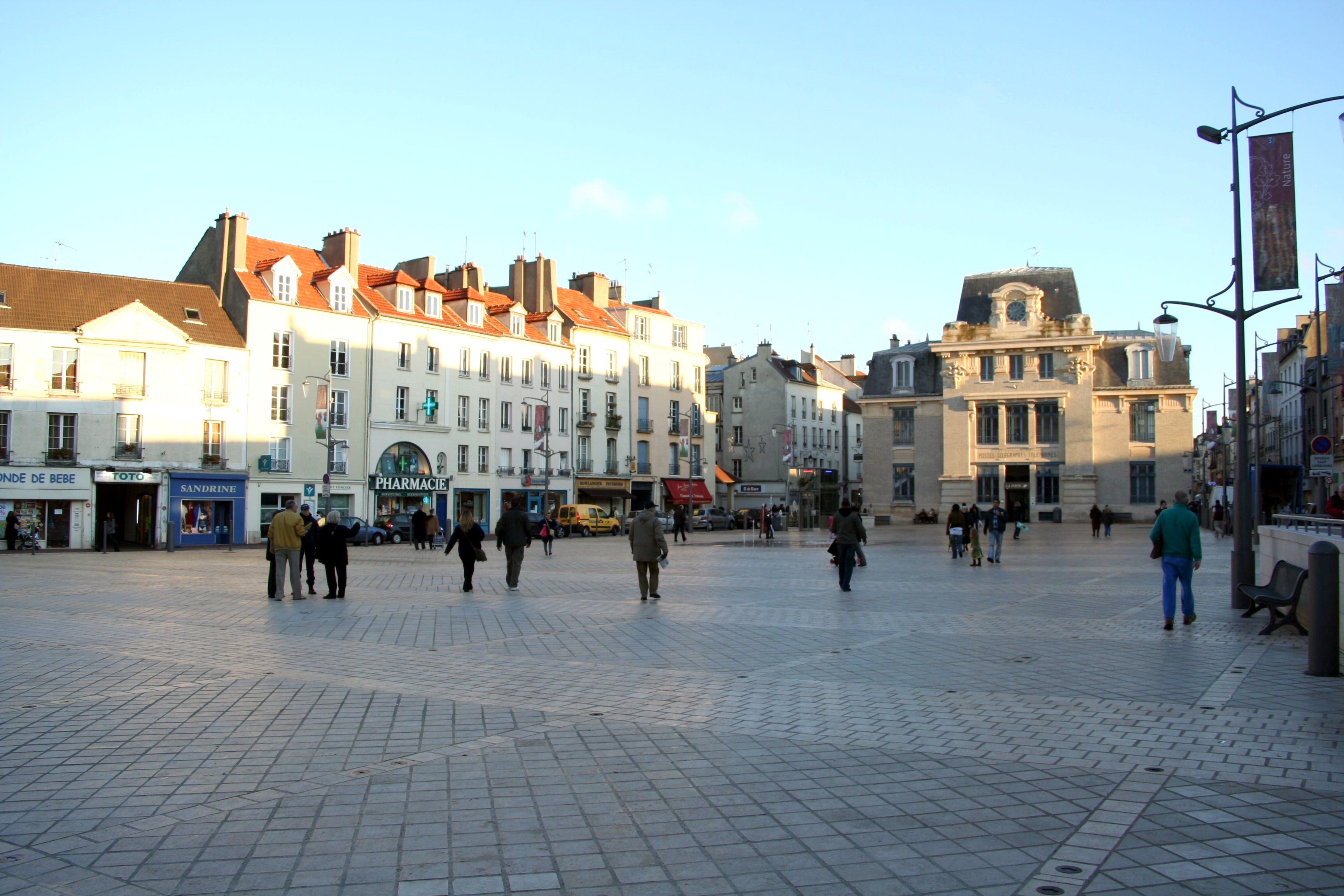 Saint-Germain-en-Laye_-_place_du_Marché-Neuf